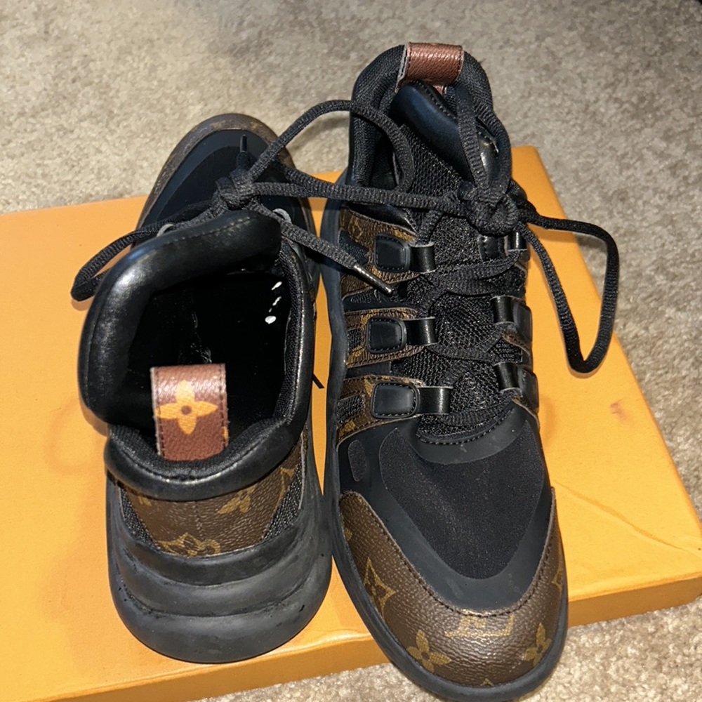 Louis V Sneakers - Picture 3 of 3